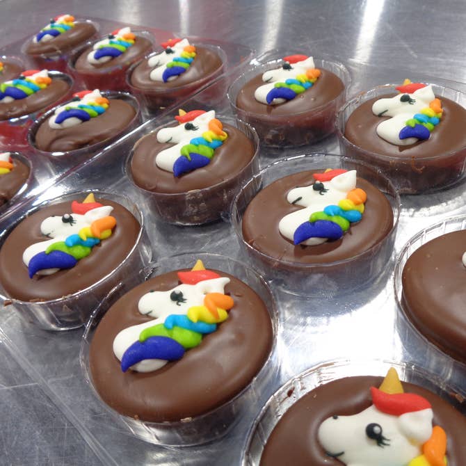 🍪Milk Chocolate Oreo “Rainbow Unicorn Head” 🦄 Box of 24 - Bear Creek Candy Kitchen